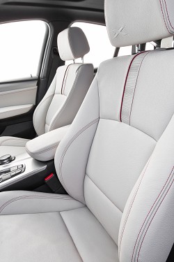 BMW X4 M40i image 68