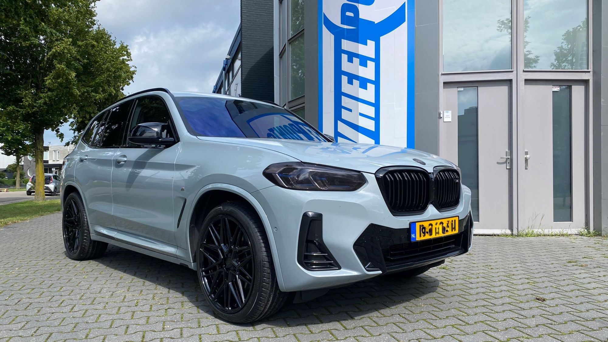 Name:  nardo-bmw-x3-m40i-with-vossen-hf7-wheels-1.jpeg
Views: 158
Size:  372.5 KB