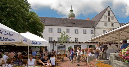 Name:  Kloster Andrechs  10_by_andechs_kloster_biergarten_roland_rossner_3_452x.jpg
Views: 13934
Size:  33.9 KB