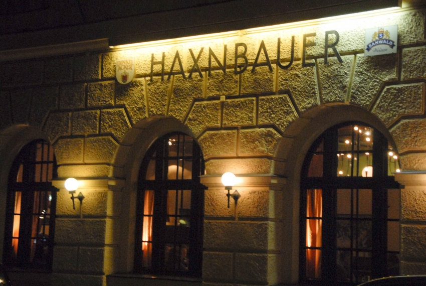 Name:  Haxnbauer im Scholastikahaus .jpg
Views: 12046
Size:  412.3 KB