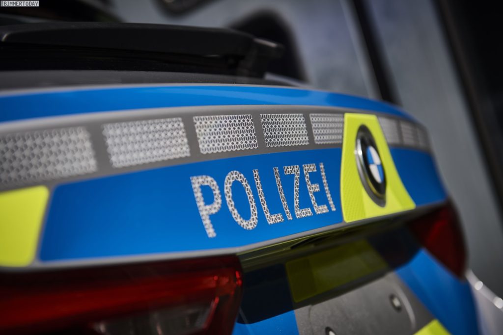 Name:  polizei  3 BMW-5er-Touring-G31-Polizei-Einsatzfahrzeug-2017-09-1024x683.jpg
Views: 3123
Size:  68.7 KB
